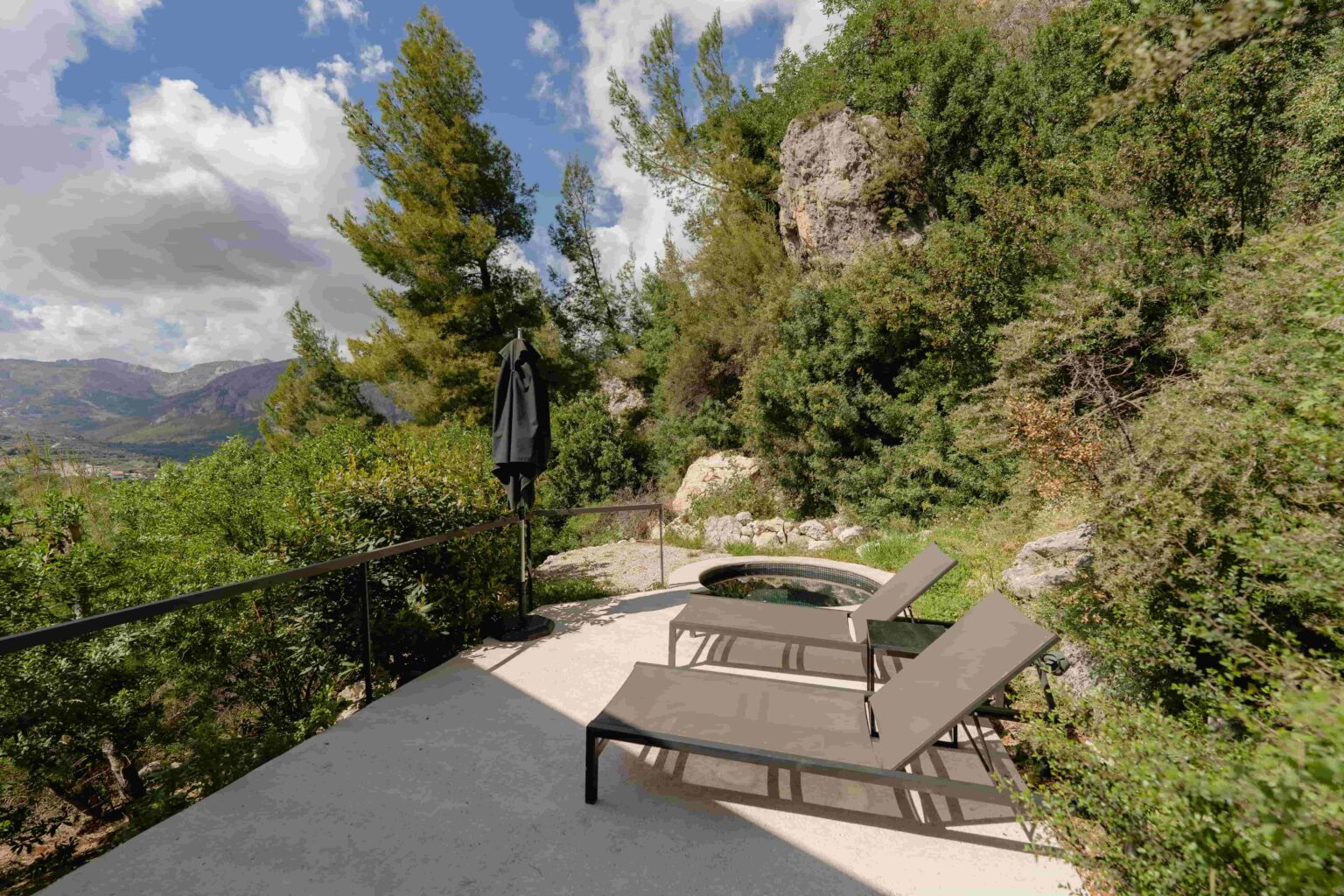 exterior pool suite