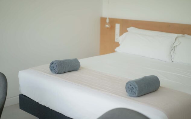 Cama pool suite