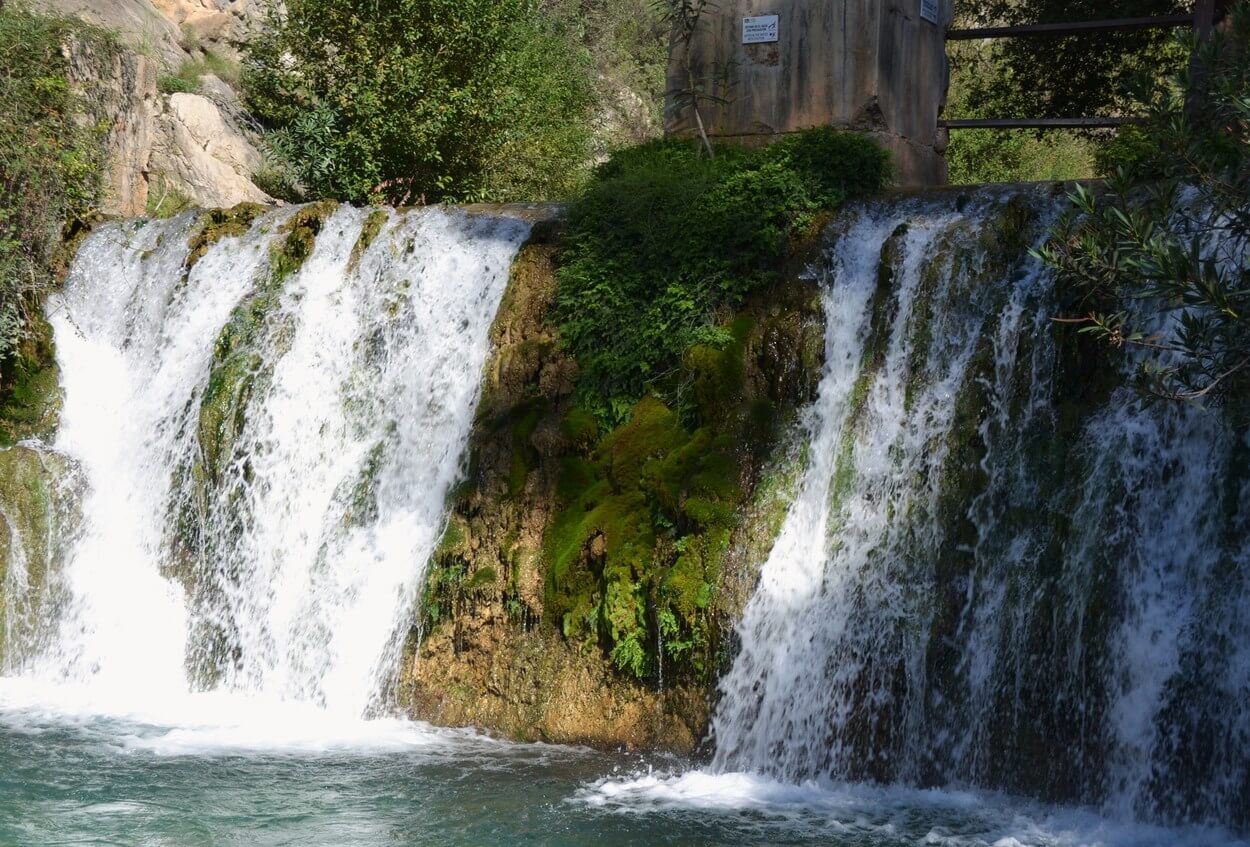 Cascades_de_la_presa_de_les_fonts_de_l'Algar