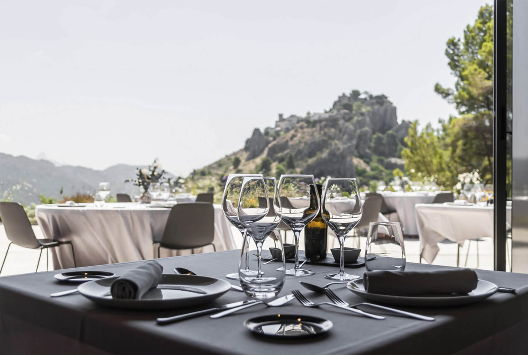 Mesa del restaurante contemple en VIVOOD