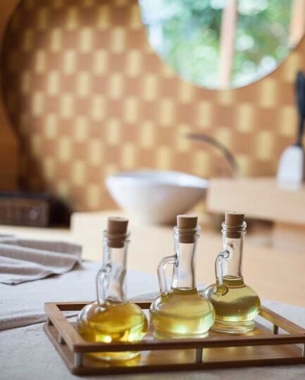 sala de spa con aceites