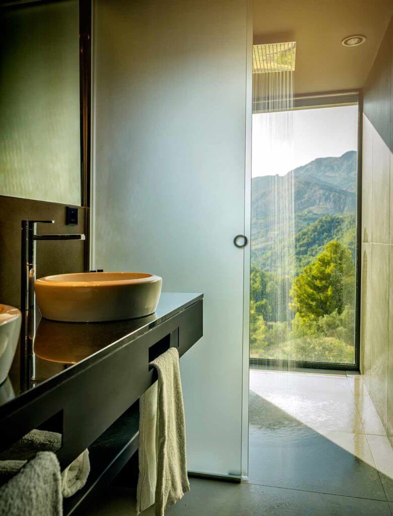 panoramic shower vivood hotel