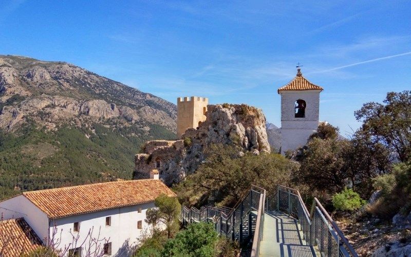 Guadalest pueblo en la naturaleza