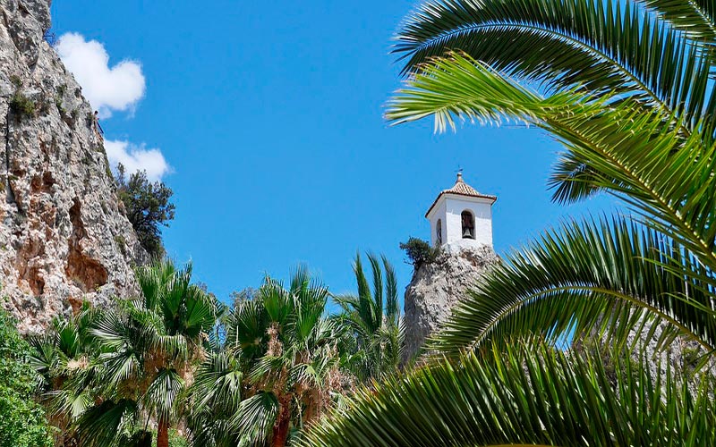 Hotel Vivood guadalest palmeras paisaje