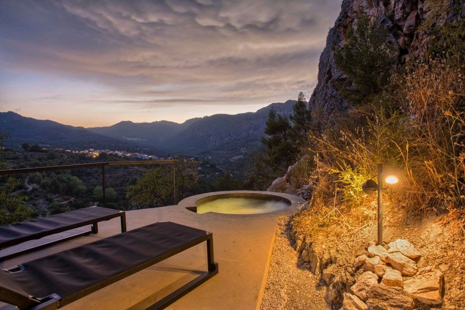 hotel con jacutzzi privado y hamacas